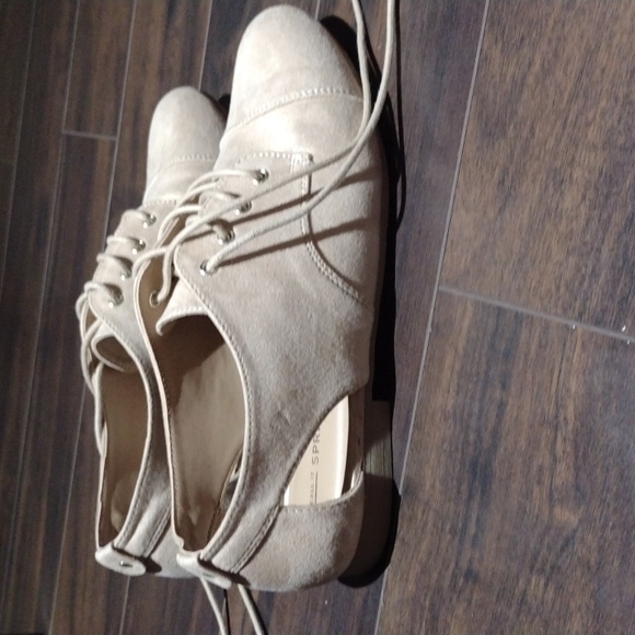 Spring Suade Flat Shoes - Picture 2 of 4